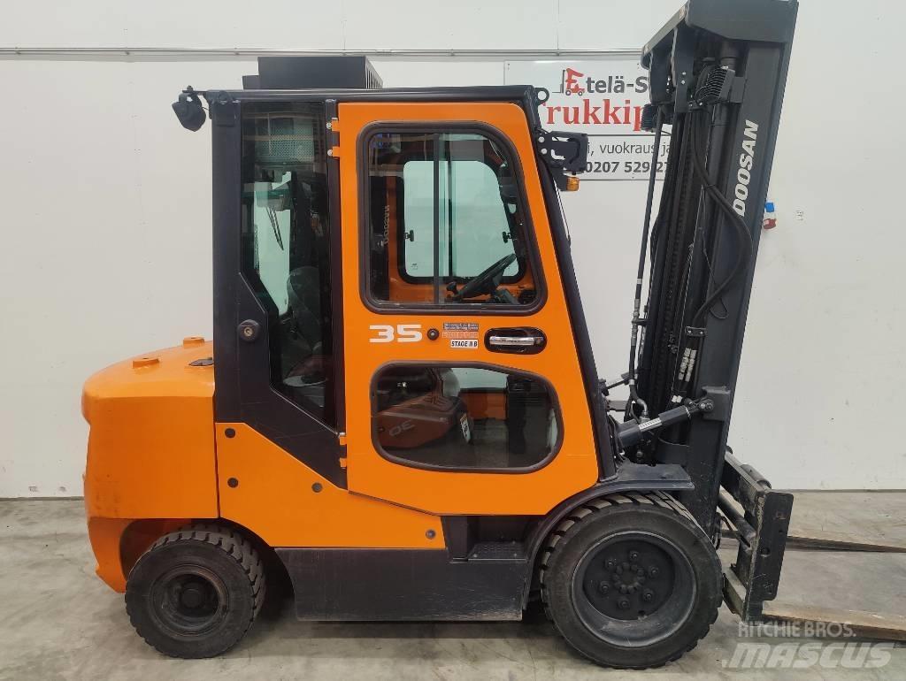 Doosan D 35 C-7 Dieseltrukit