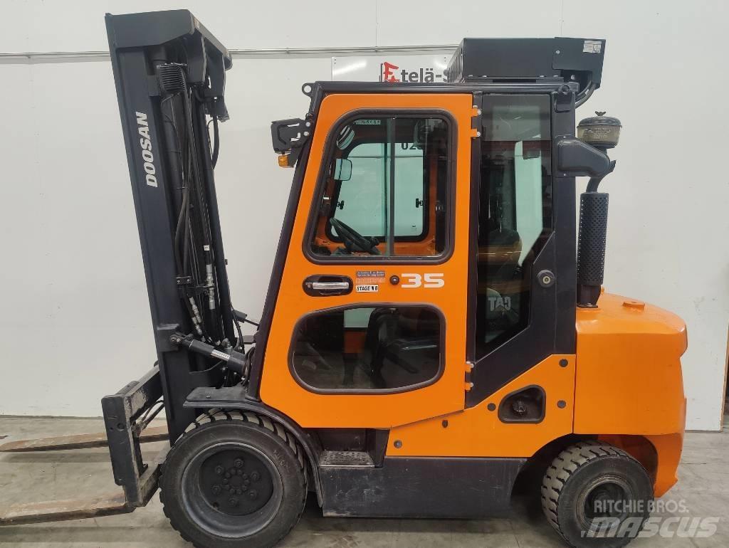 Doosan D 35 C-7 Dieseltrukit