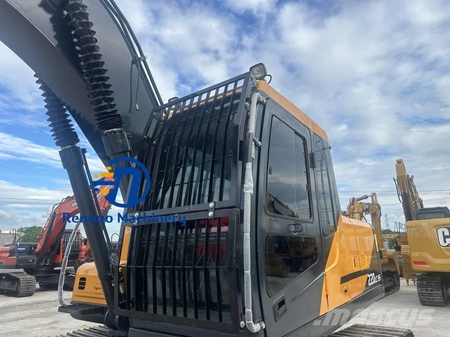Hyundai R220LC-9S Telakaivukoneet