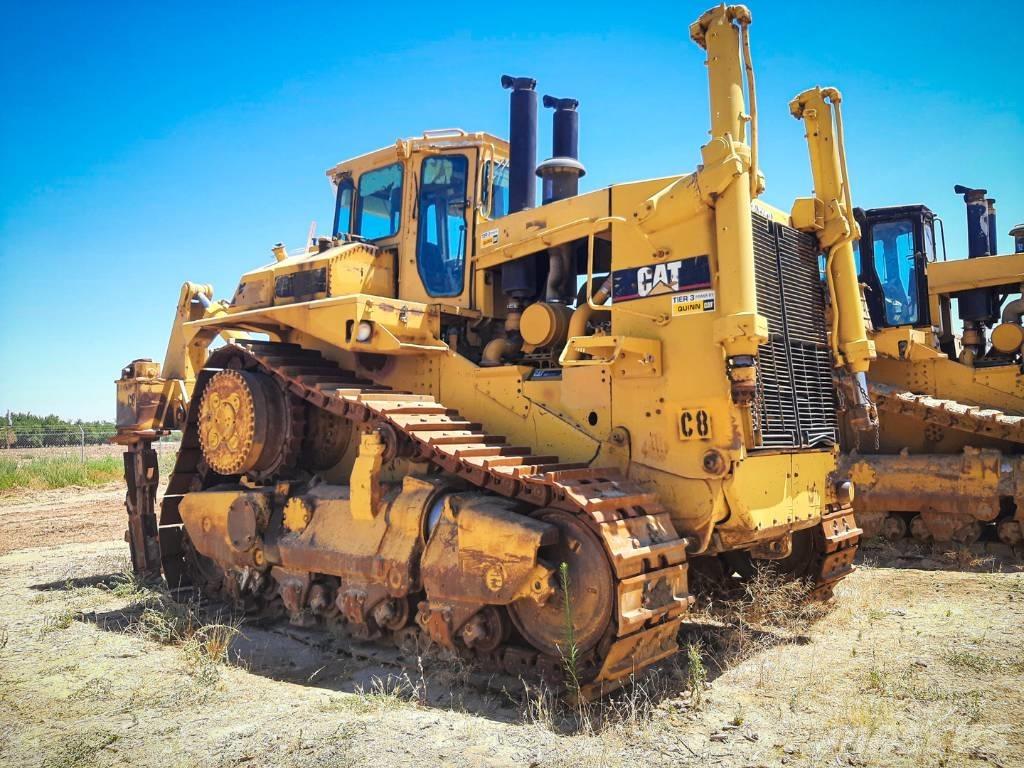 CAT D10 Telaketjupuskutraktorit