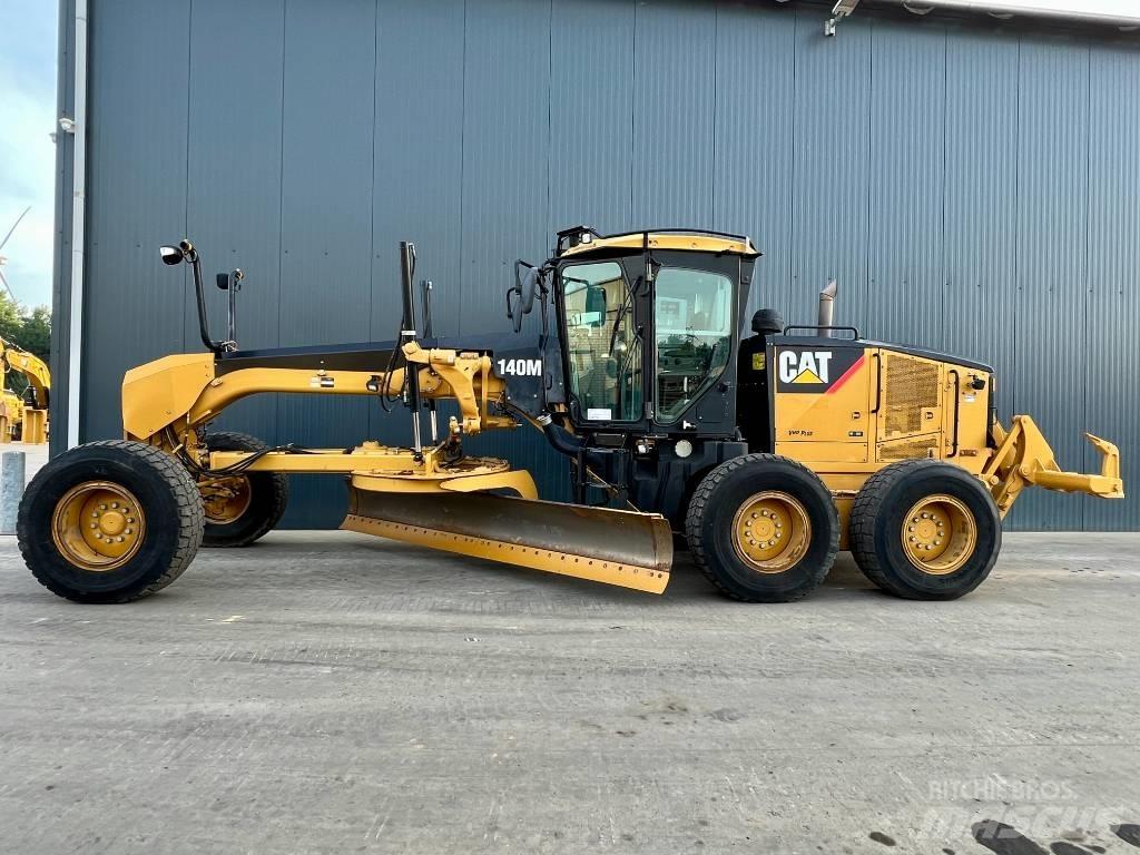 CAT 140M Tiehöylät