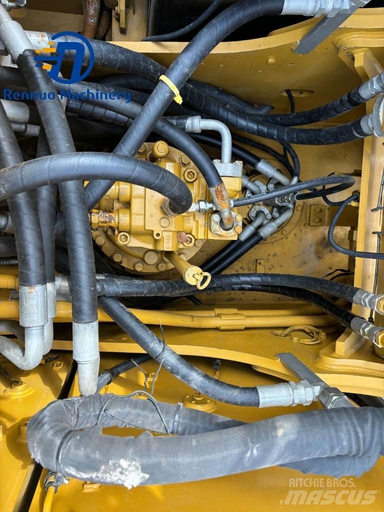 CAT 323 Telakaivukoneet