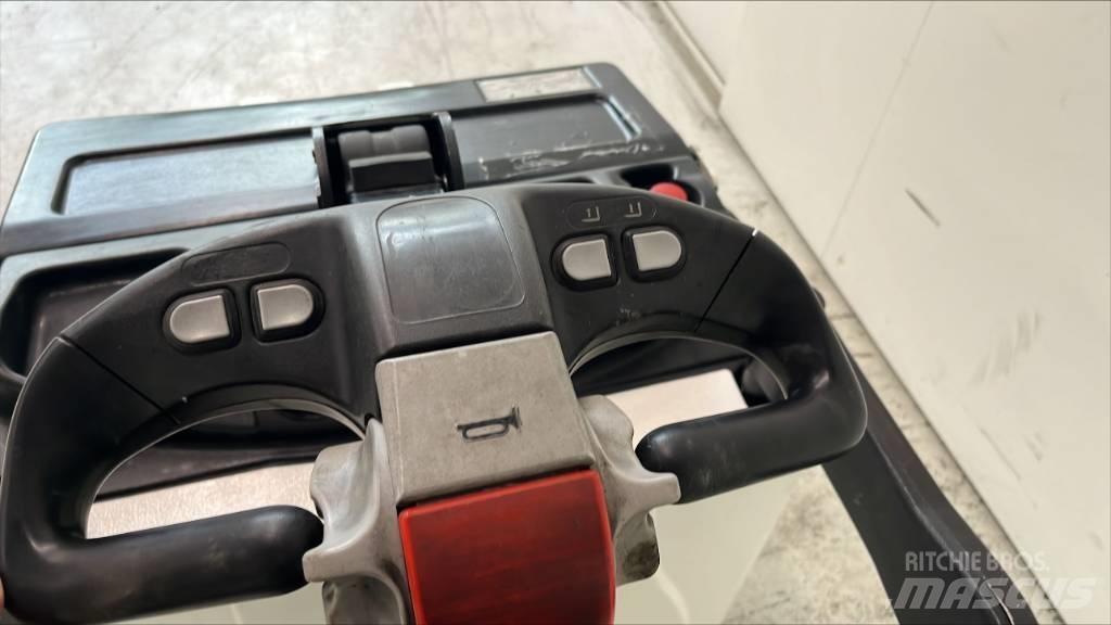 Yale MP20X Lavansiirtotrukit ajotasolla