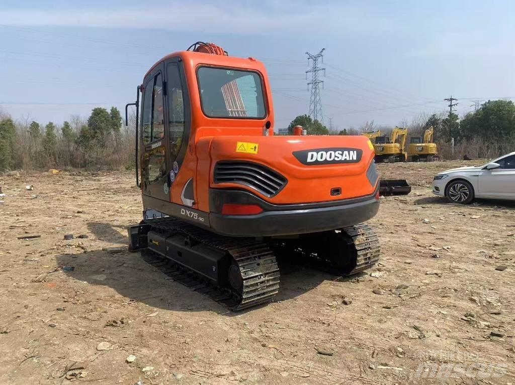 Doosan DX75 Minikaivukoneet < 7t