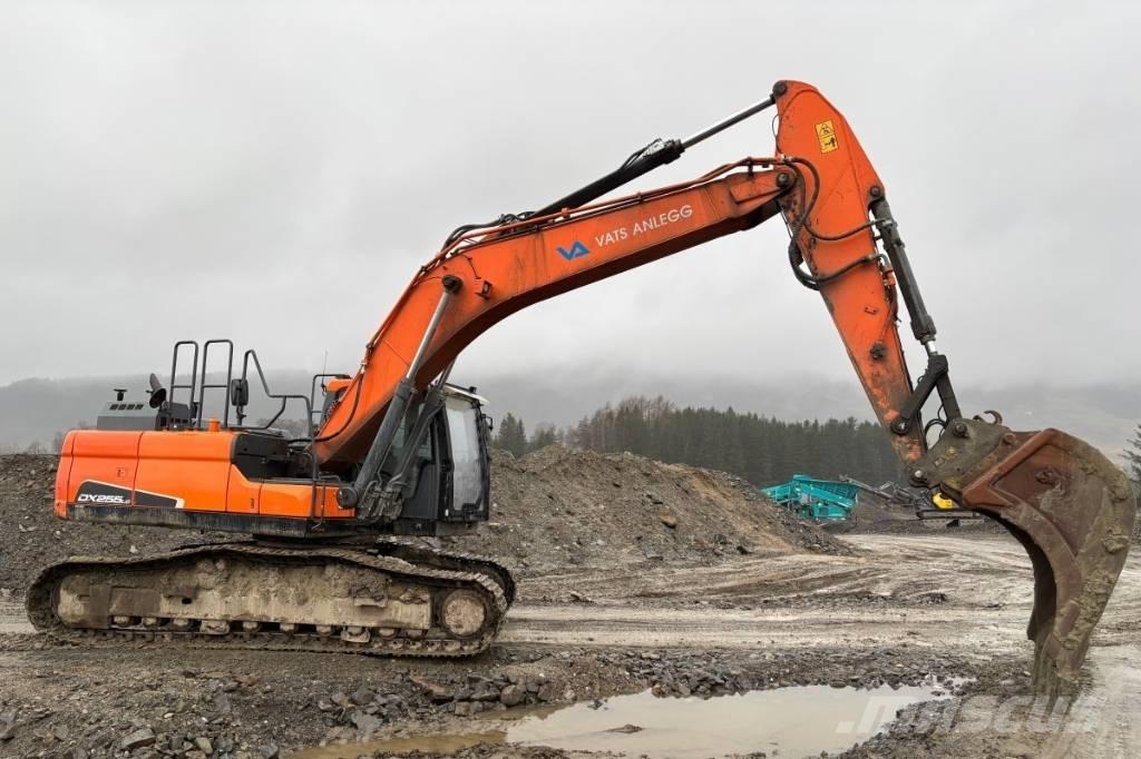 Doosan DX 255 LC-5 Telakaivukoneet