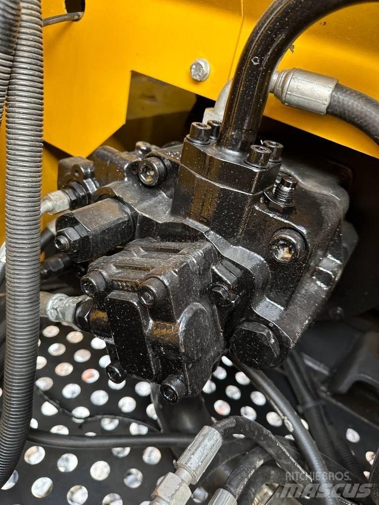 XCMG XE 85 DA Midikaivukoneet 7t - 12t