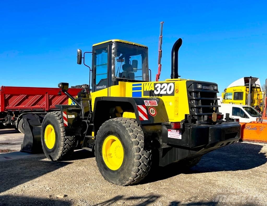 Komatsu WA 320 Pyöräkuormaajat
