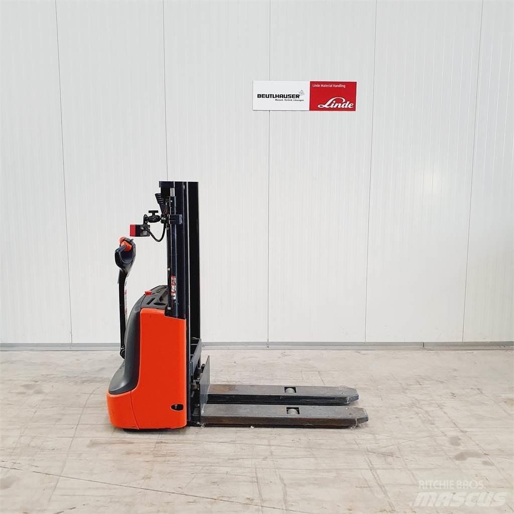 Linde L12 Käyden ajettavat pinoamistrukit