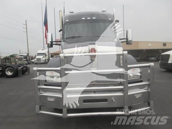Kenworth T880 Vetopöytäautot