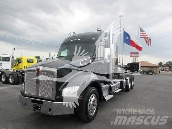 Kenworth T880 Vetopöytäautot