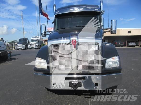 Kenworth T880 Vetopöytäautot
