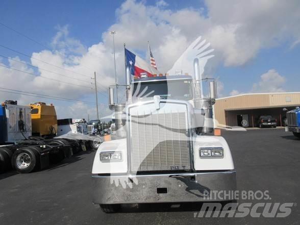 Kenworth W900L Vetopöytäautot