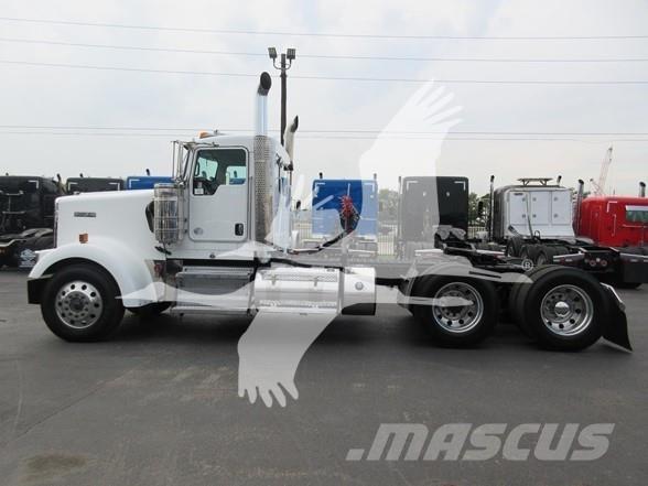Kenworth W900L Vetopöytäautot