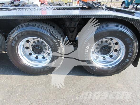 Kenworth W990 Muut koneet