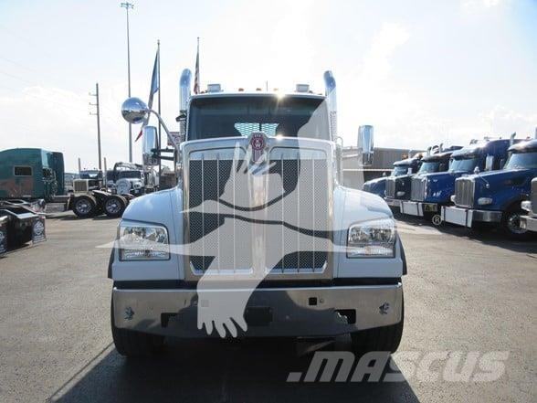 Kenworth W990 Vetopöytäautot