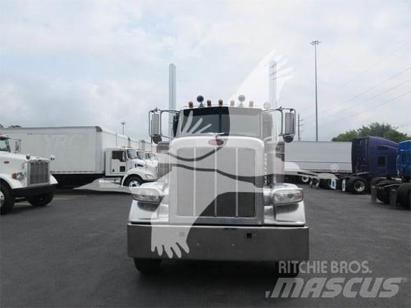 Peterbilt 388 Vetopöytäautot