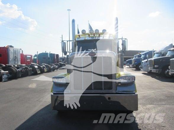 Peterbilt 389 Vetopöytäautot