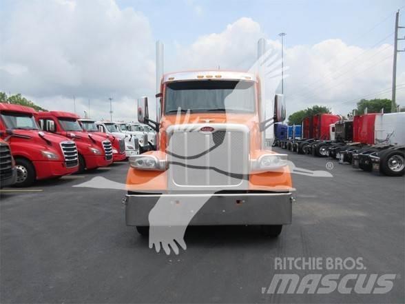 Peterbilt 567 Vetopöytäautot