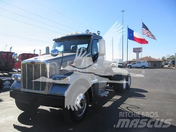 Peterbilt 567 Vetopöytäautot