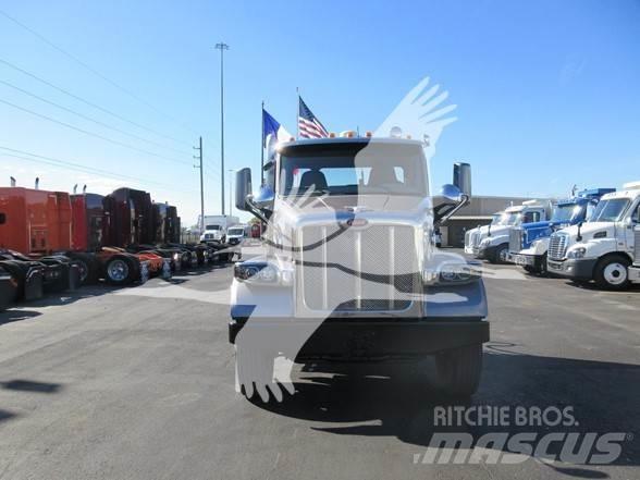 Peterbilt 567 Vetopöytäautot