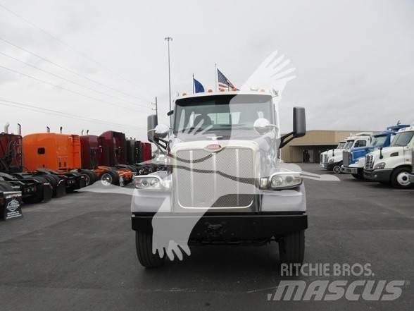 Peterbilt 567 Vetopöytäautot