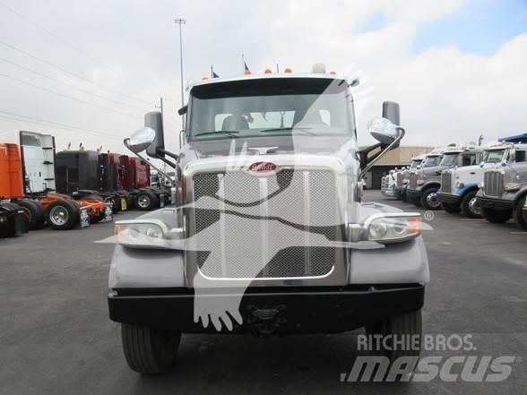 Peterbilt 567 Vetopöytäautot