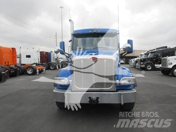 Peterbilt 567 Vetopöytäautot