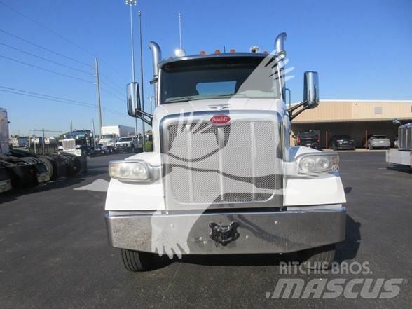 Peterbilt 567 Vetopöytäautot