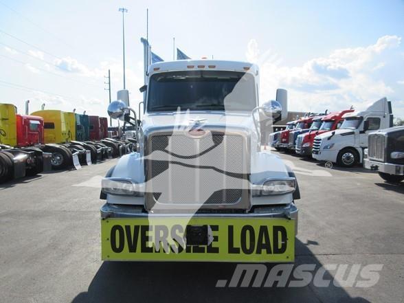 Peterbilt 567 Vetopöytäautot