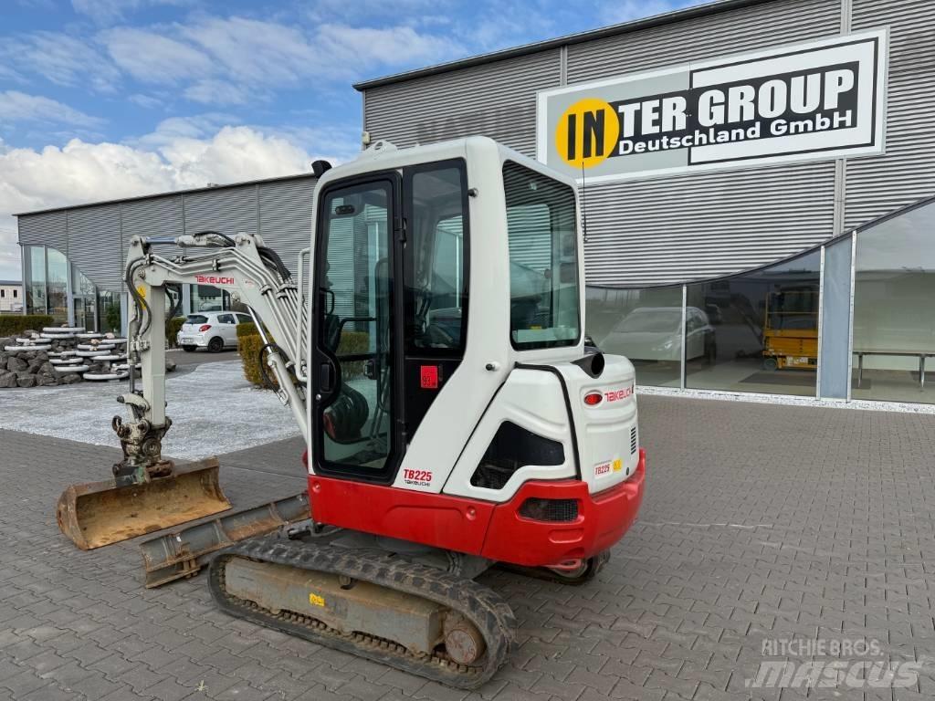 Takeuchi TB 225 V3 Minikaivukoneet < 7t