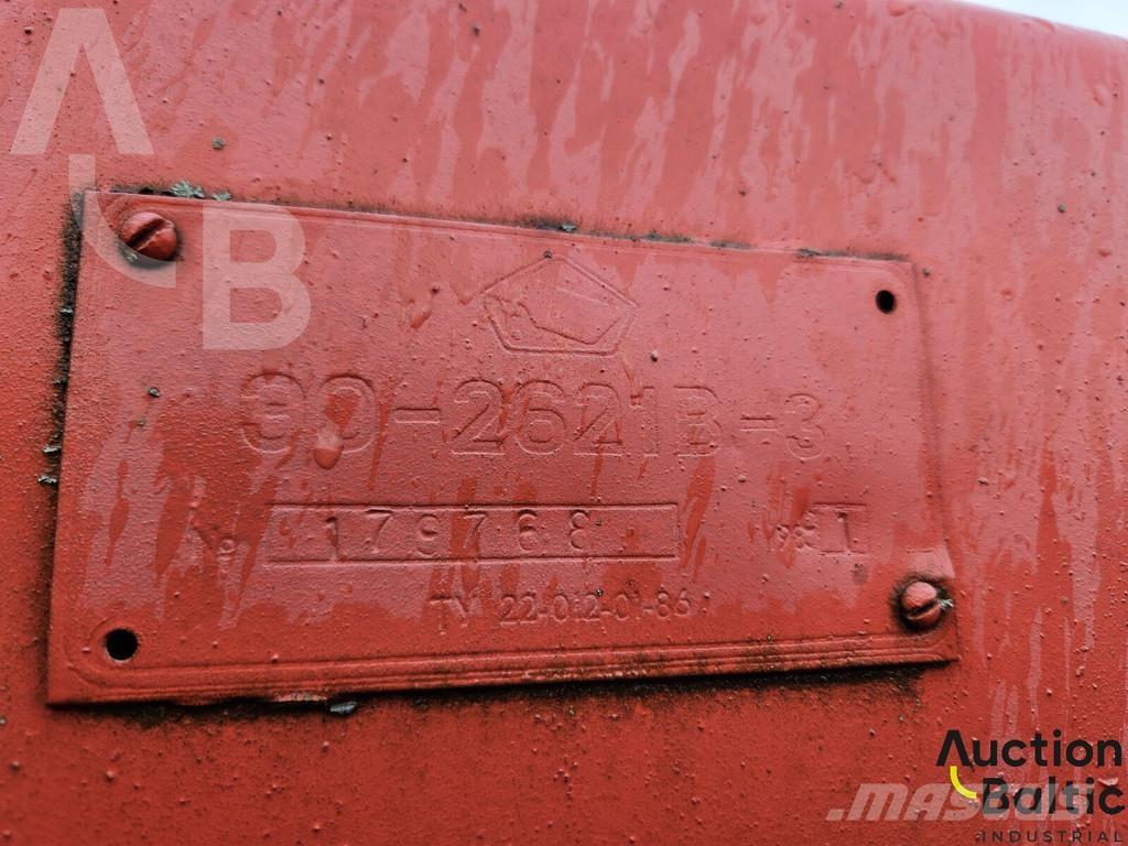  JUMZ EO-2621 Traktorit