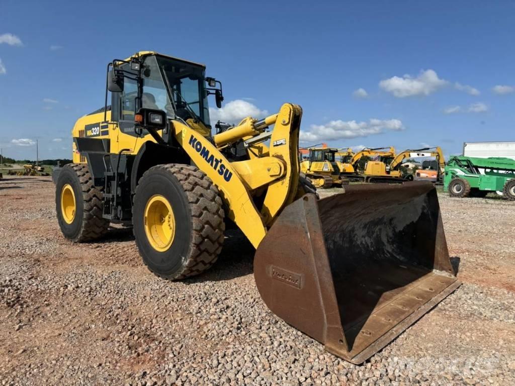 Komatsu WA 320 Pyöräkuormaajat