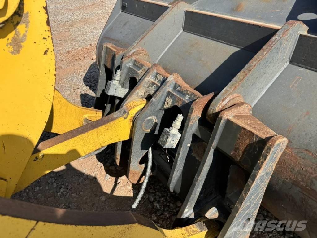 Komatsu WA 320 Pyöräkuormaajat