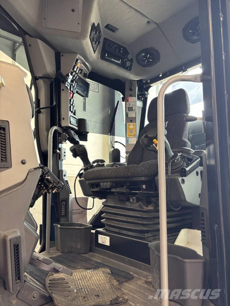 CAT 120 AWD Tiehöylät