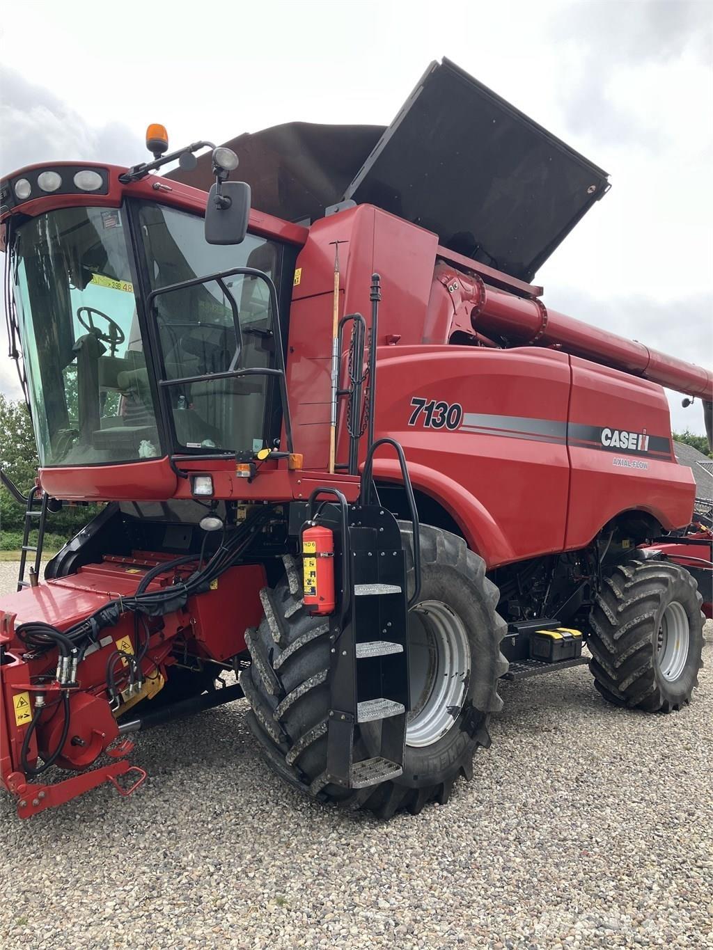 CASE Axial Flow 7130 Leikkuupuimurit