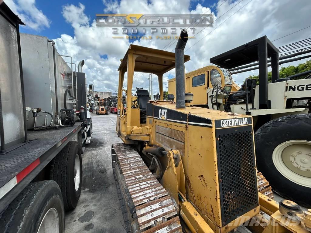 CAT D 3 C III Telaketjupuskutraktorit