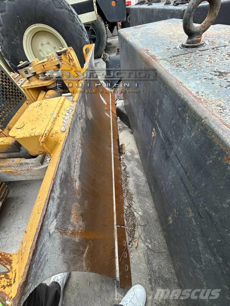 CAT D 3 C III Telaketjupuskutraktorit