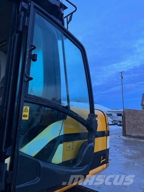 JCB JS 130 Telakaivukoneet