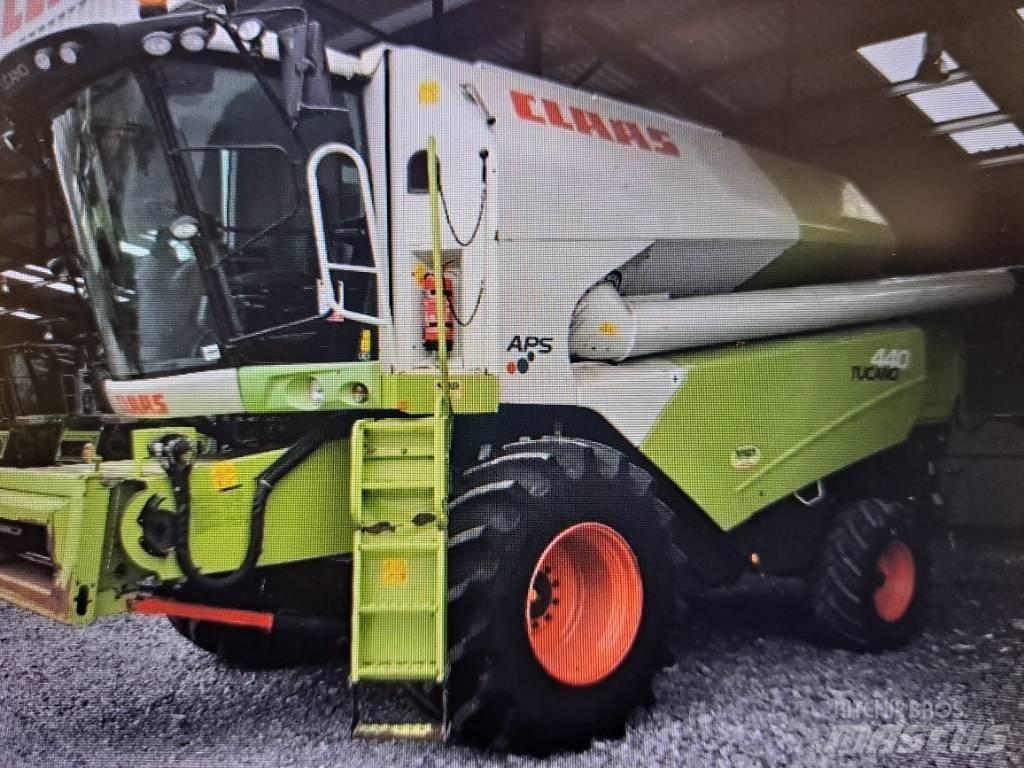 CLAAS Tucano 440 Leikkuupuimurit