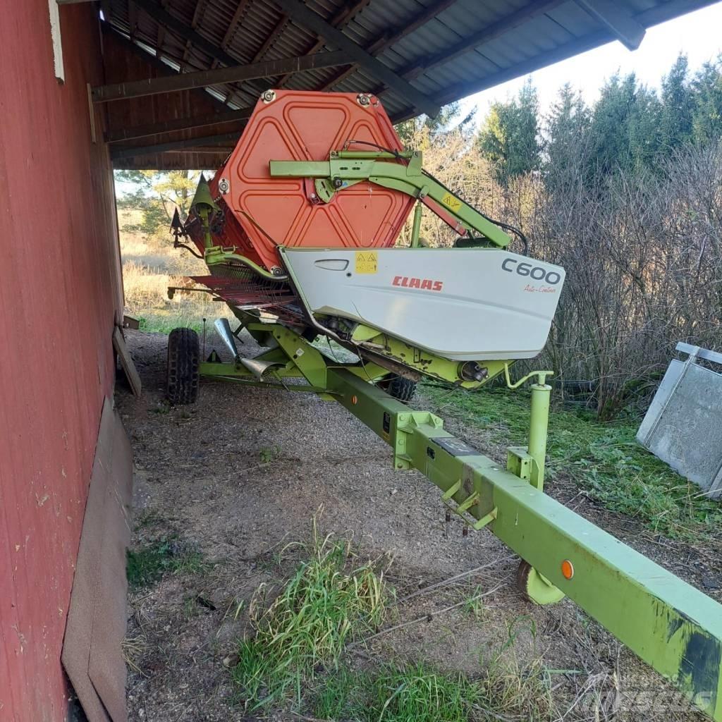 CLAAS Tucano 440 Leikkuupuimurit
