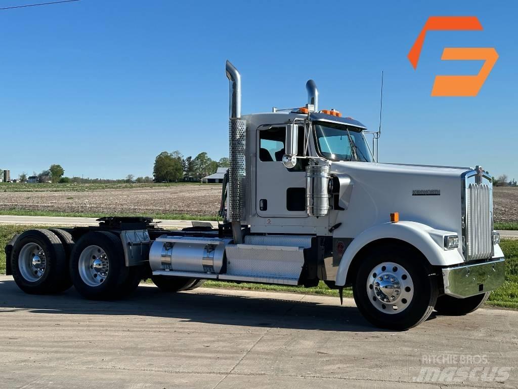 Kenworth W900 Vetopöytäautot