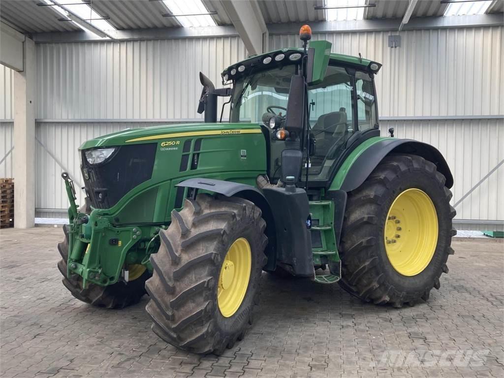 John Deere 6250R Traktorit