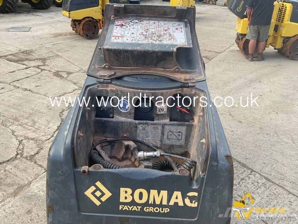 Bomag BMP 8500 Tärylevyt