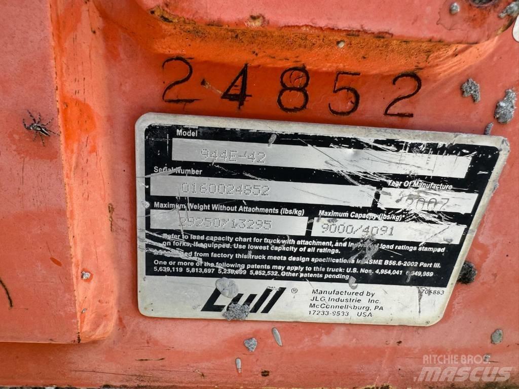 JLG 944 E-42 Kurottajat