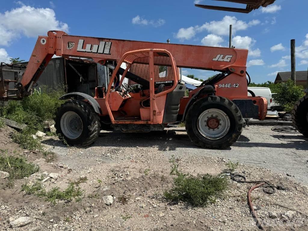 JLG 944 E-42 Kurottajat