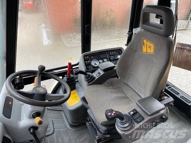 JCB 4CX Kaivurikuormaajat