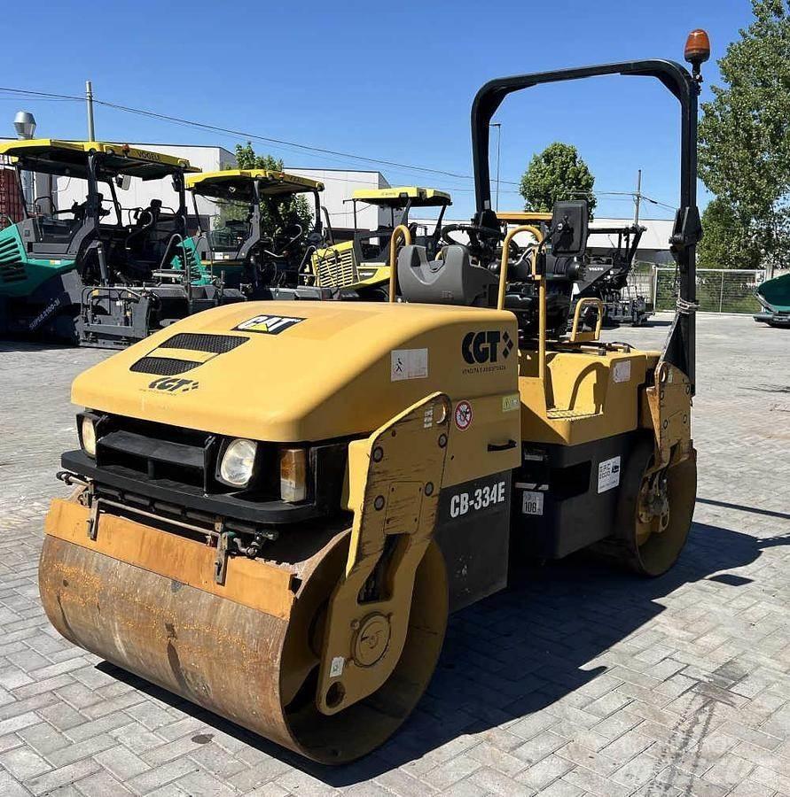 CAT CB 334E Tandemjyrät
