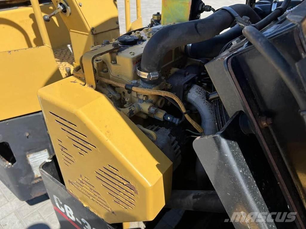 CAT CB 334E Tandemjyrät