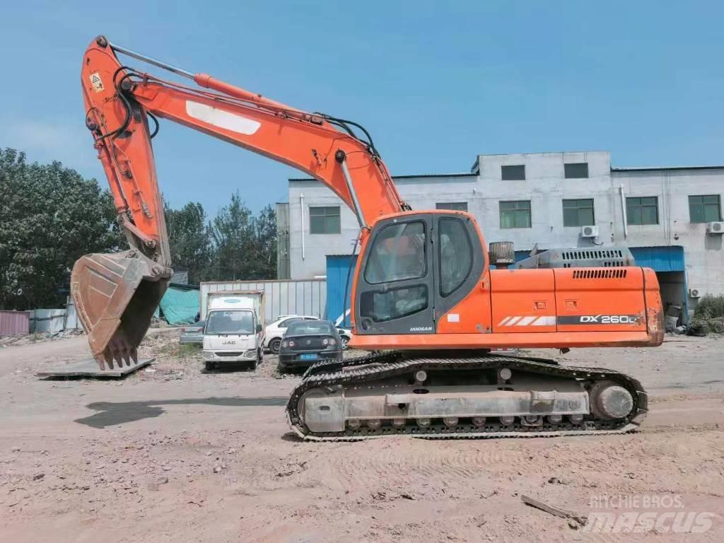 Doosan DX260 Telakaivukoneet