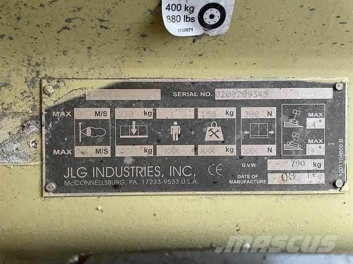 JLG 1230ES Saksilavat
